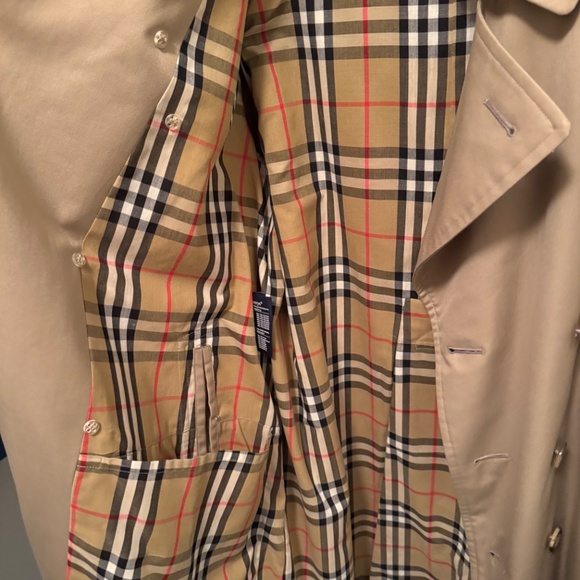 Burberry's Authentic Vintage Trench Coat - Picture 6 of 6